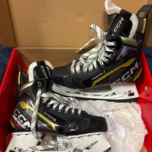 CCM Regular Width   7.5 (New) AS-V Pro Hockey Skates