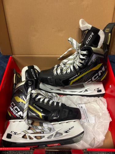 CCM Regular Width   7.5 (New) AS-V Pro Hockey Skates