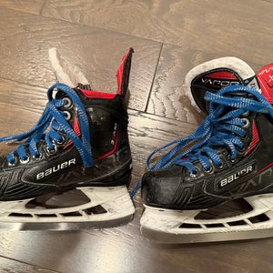 Used Youth Bauer Regular Width 12Y Vapor 3X Pro Hockey Skates