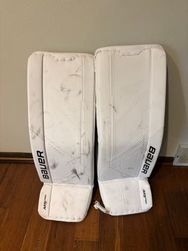 Bauer m5 pro senior goalie pads large 35+