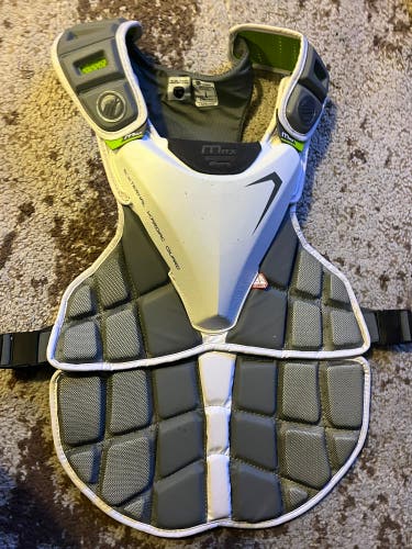 Maverick lacrosse goalie chest protector large /xl