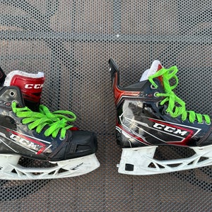 CCM Regular Width Size 4 (Used) JetSpeed FT2 Hockey Skates
