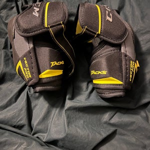 Junior CCM (New) Vector Elbow Pads