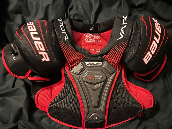 Small Bauer (New) Vapor 1X Lite Shoulder Pads