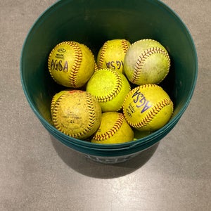 18 Ball Softball Bucket (15 12" balls)