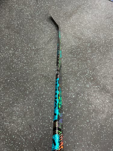 Senior Bauer Left Hand P92 (Used) Twitch Hockey Stick