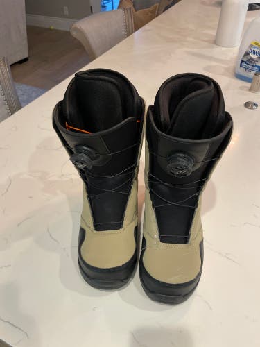 Men's Size M 9.5 (W 10.5) Thirty Two All Mountain (Used) STW BOA Snowboard Boots