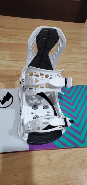 Lidakis（リダキス）143スノーボード Used Lidakis Snowboard 140cm +Altitude binding size Medium