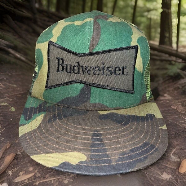 Vintage Budweiser Beer Snapback Trucker Hat Camo Hunting Patch Mesh Cap