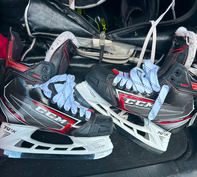 CCM JetSpeed FT490 skates 8