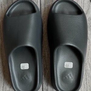 New without box Size 11 Yeezy slide Black Onyx