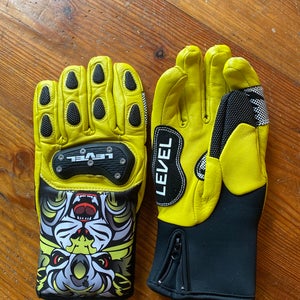 Yellow Level (Used) Gloves Size 7