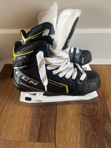 CCM Regular Width Size 2 (Used) Super Tacks 9370 Hockey Goalie Skates