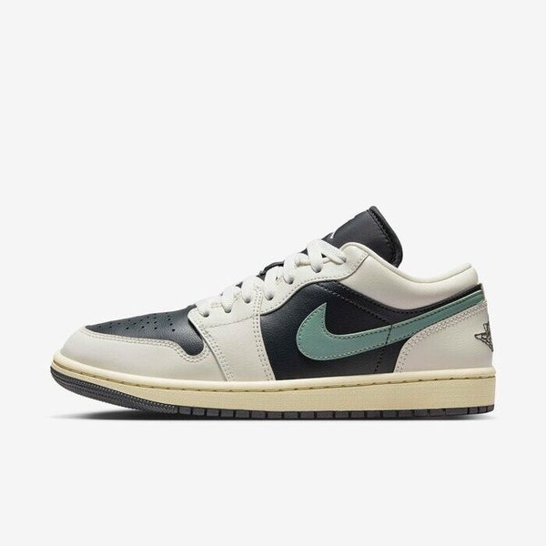 Nike Air Jordan 1 Low DC0774-001 Sneaker Women's 9 Black Lifestyle Shoes FL3480