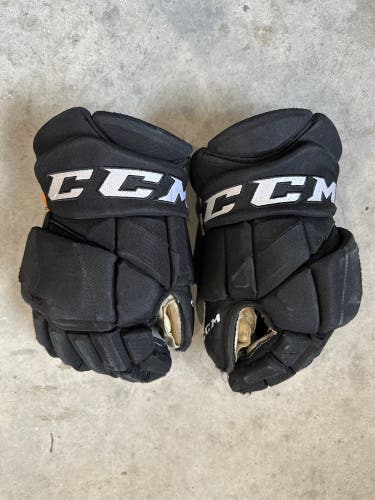 15” NHL Boston Bruins CCM Pro Stock (Used) Hockey Gloves Black