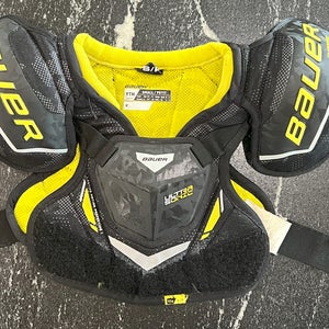 Youth Small Bauer Supreme Ultrasonic Shoulder Pads (Used)