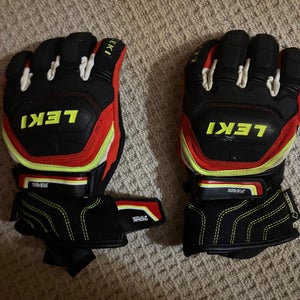 Small Leki (Used) Gloves for kneedrag32