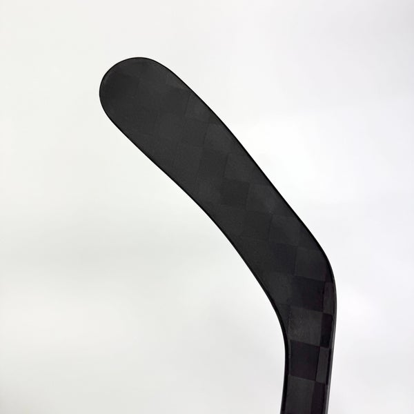 New Left Black Warrior Super Novium | 80 Flex P92 Curve Grip | Zuccarello | U7