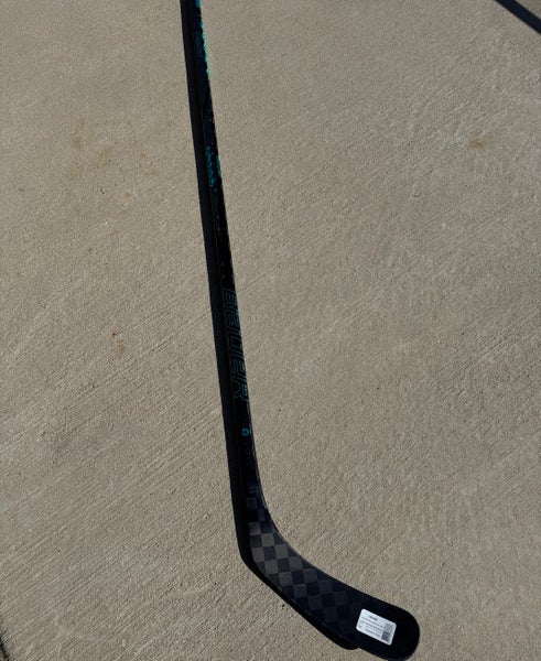 Intermediate Bauer Twitch Left Hand Hockey Stick P92 (New)