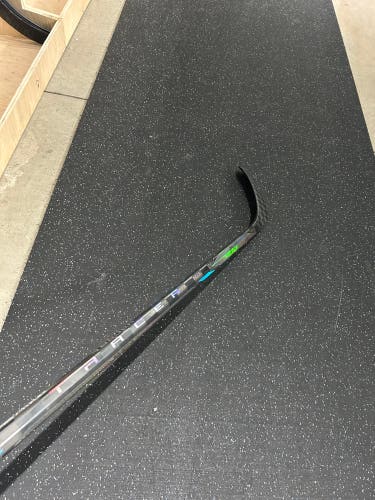 Senior Bauer Right Handed Toe Pattern (Slightly Used) Nexus Tracer Hockey Stick