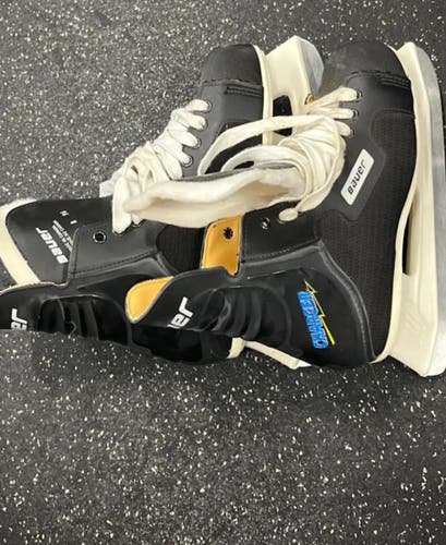 Bauer Charger Hockey Skates 8 (Used)