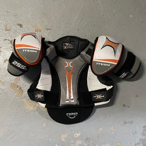 Used Medium Senior Itech 255TL Shoulder Pads