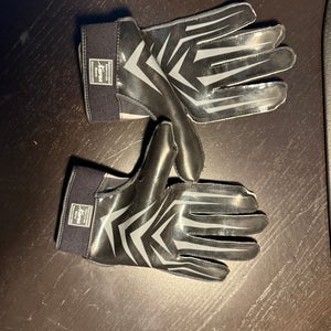 Black Adult Wilson (Used) Gloves