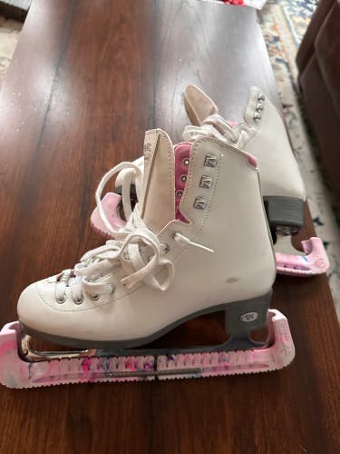 Riedell  Pearl Adult 6 (Used) Figure Skates