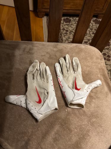 Vapor football gloves 7.0