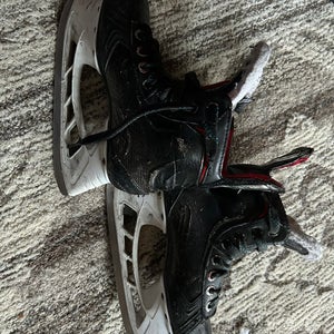 Bauer  Size 2 (Used) Vapor Hockey Skates