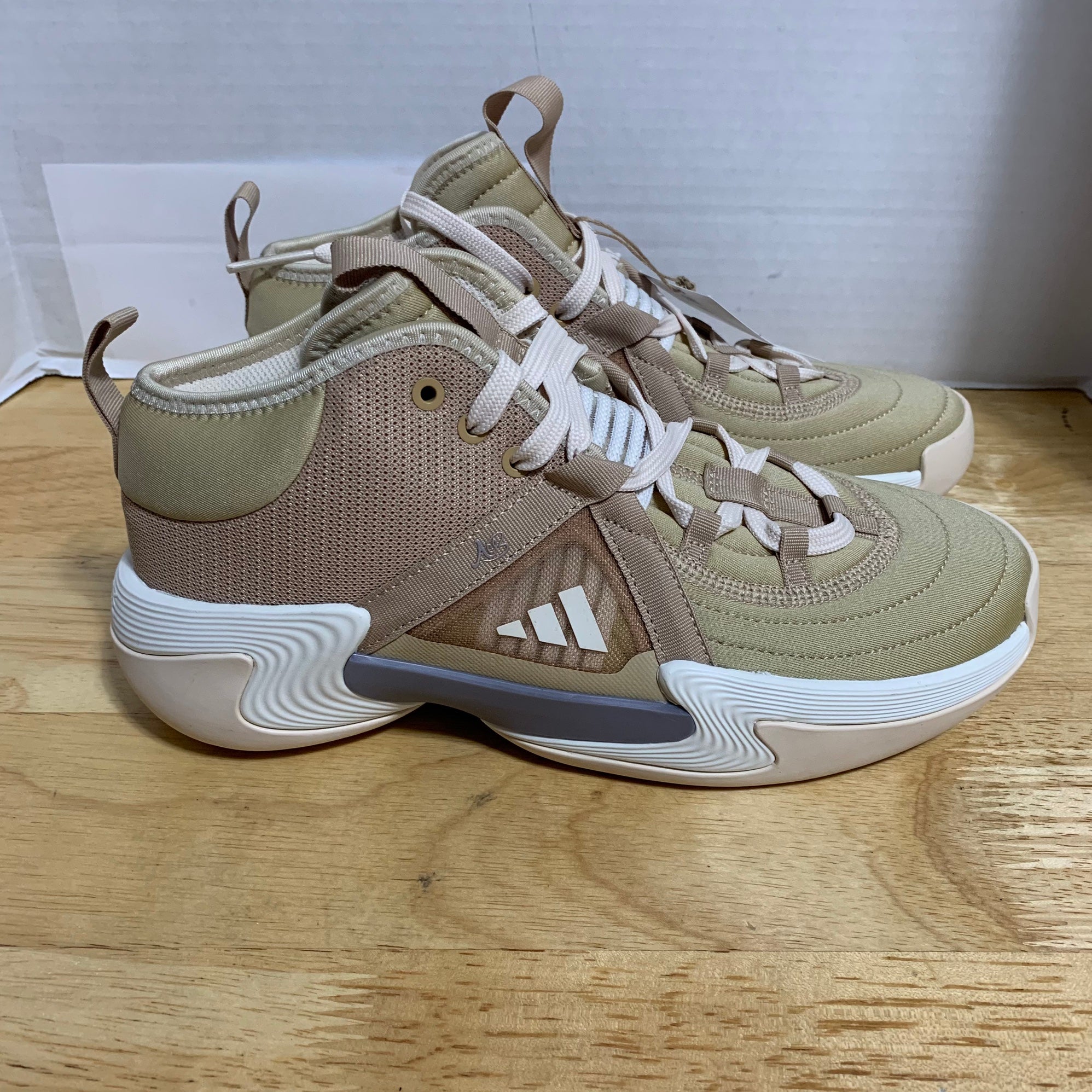 atmosから「adidas ZX 8000」の新作モデルが5⽉15⽇(⼟)登場