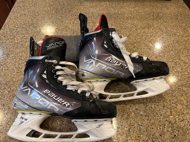 Bauer Regular Width 6.5 (Used) Vapor Hyperlite Hockey Skates