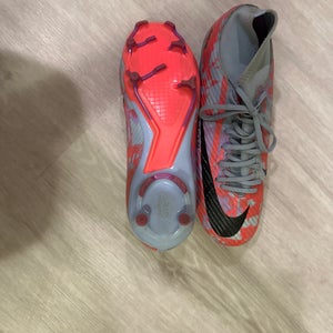 Men's Size M 10.5 (W 11.5) Nike Trainers (Used) Mercurial Vapor Cleats