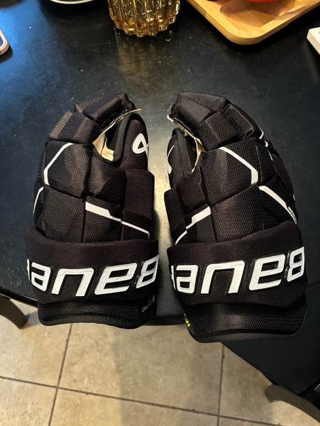 Bauer 14" (New) Supreme M5 Pro Gloves
