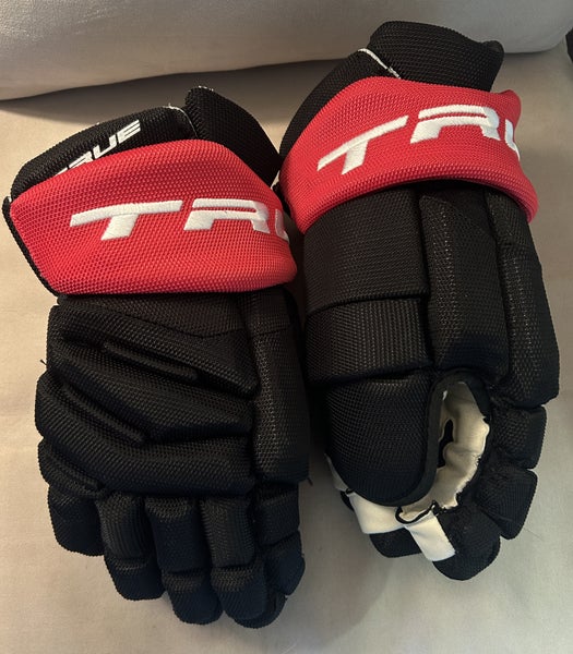 **LIKE NEW** True Catalyst 9X Pro Stock Gloves Black/Red 14"