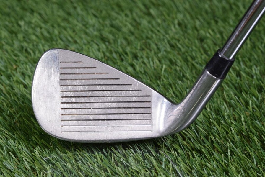 WILSON HYPERSPEED WIDE SOLE DESIGN PITCHING WEDGE W/ REGULAR FLEX SHAFT