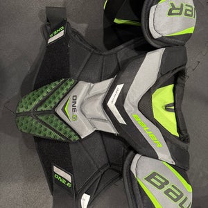 Medium Bauer (New) Supreme One.6 Shoulder Pads