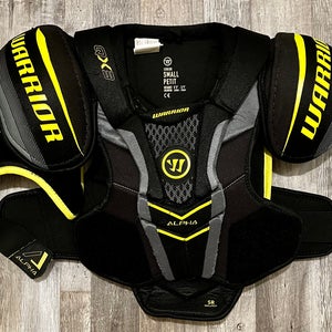 Warrior Alpha QX3 Shoulder Pads Senior Small (Used) + Junior Large Warrior Alpha QX5 Elbow Pads