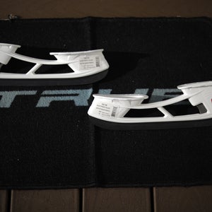 Bauer PowerFly 288 mm Skate Holders (New)