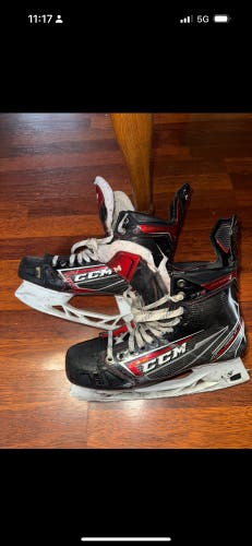 CCM 9.5 (Used) Hockey Skates + Step Black steel