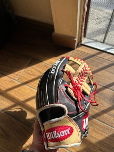 Infield 11.75" (New) A2000 CC1 Baseball Glove