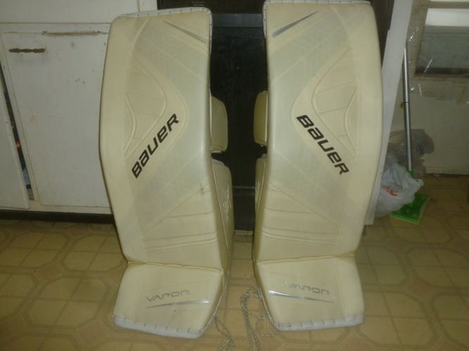 Large Bauer Vapor 1X Goalie Leg Pads (Used)