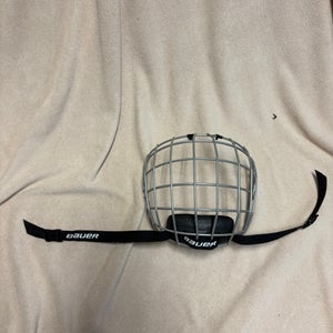 Small Bauer True Vision Full Cage (Used)