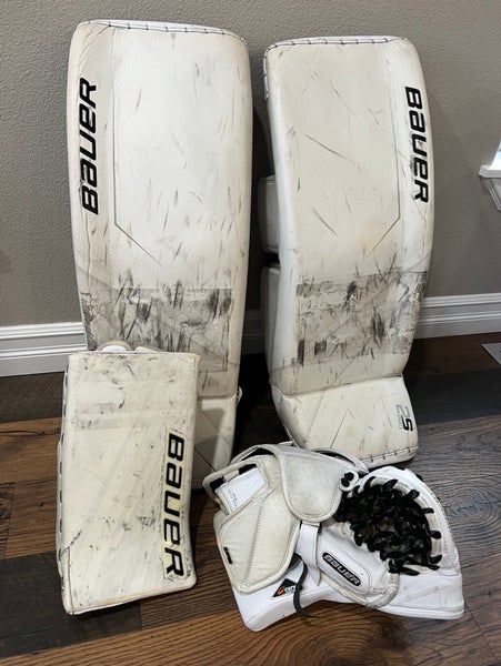 33 Bauer 2S Pro pads w/ 1S Pro gloves