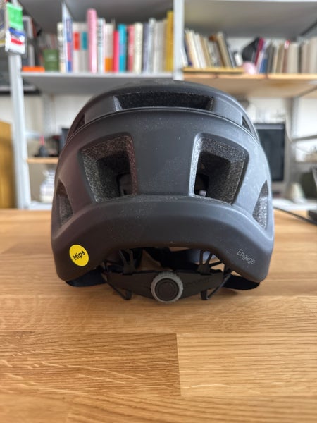 Men's Medium Smith (Used) Bike Helmet
