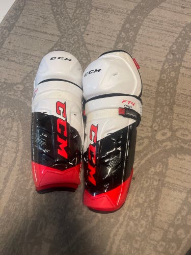 Senior CCM 14"  (Used) Jetspeed FT4 pro Shin Pads