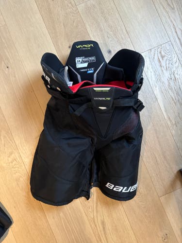 Senior Bauer  (Used) Vapor Hyperlite Hockey Pants