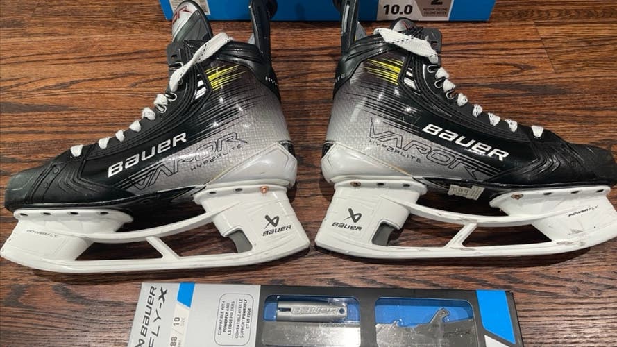 Bauer Vapor Hyperlite 2 Hockey Skates 10 Fit 2 (Used)