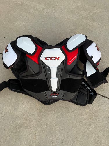 Medium CCM  JetSpeed FT4 Pro Shoulder Pads