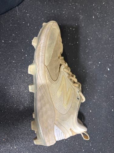 Gray Men's Adult Low Top Molded Cleats (Used) 3000v4